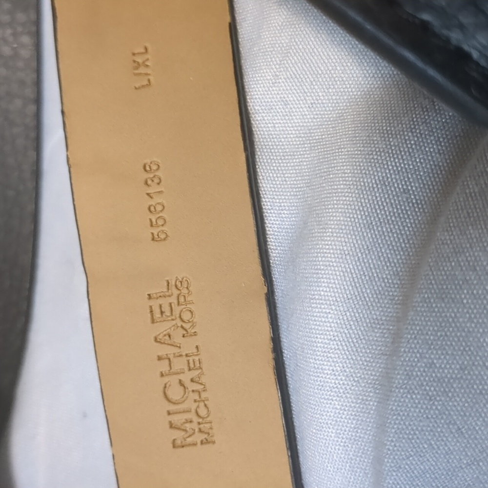 Michael Kors Fanny Pack - Picture 10 of 10